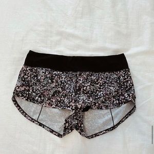 lululemon speed up shorts 2.5”